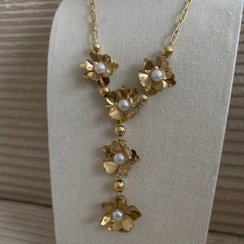 Bloom necklace